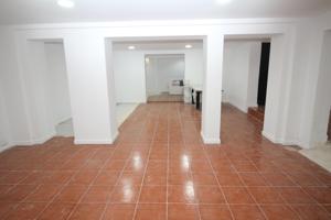 ARENAL DE LLUCMAJOR: LOCAL REFORMADO EN SÓTANO DE UNOS 300 M2 photo 0