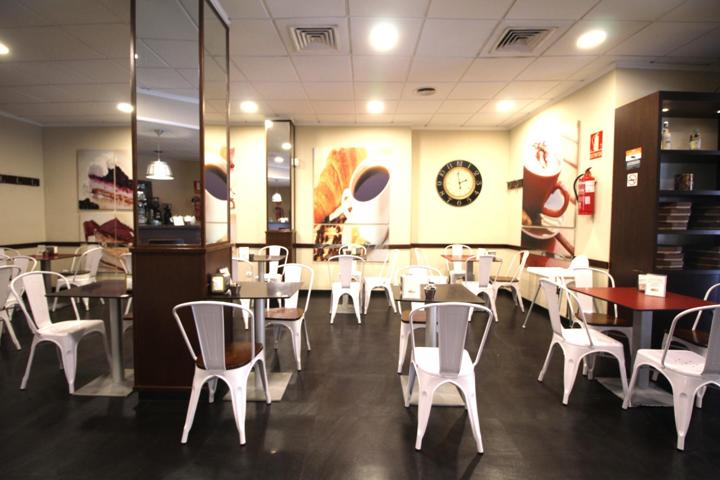 TRASPASO PANADERIA-PASTELERIA CON DEGUSTACION EN CENTRO DE PALMA! photo 0
