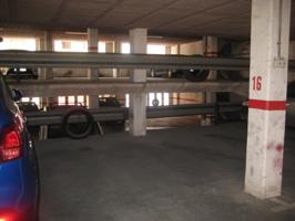 Plaza de aparcamiento - Valls photo 0