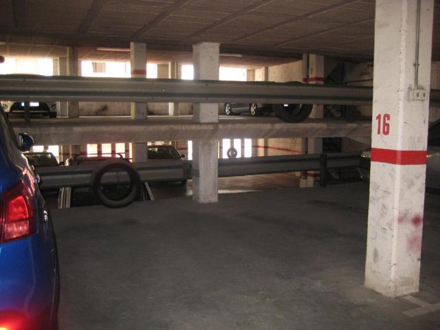 Plaza de aparcamiento - Valls photo 0
