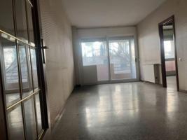 ¡Gran oportunidad! Piso con balcón y múltiples posibilidades en finca con ascensor photo 0