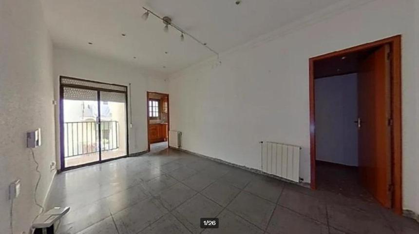 Piso en venta en calle Salva (Alquilado hasta 02-2027) photo 0