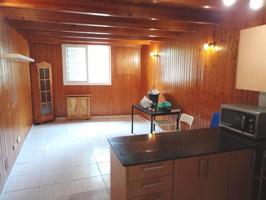 VIVIENDA A 3 NIVELES, CON PATIO Y DIVERSOS PARTERRES AJARDINADOS photo 0