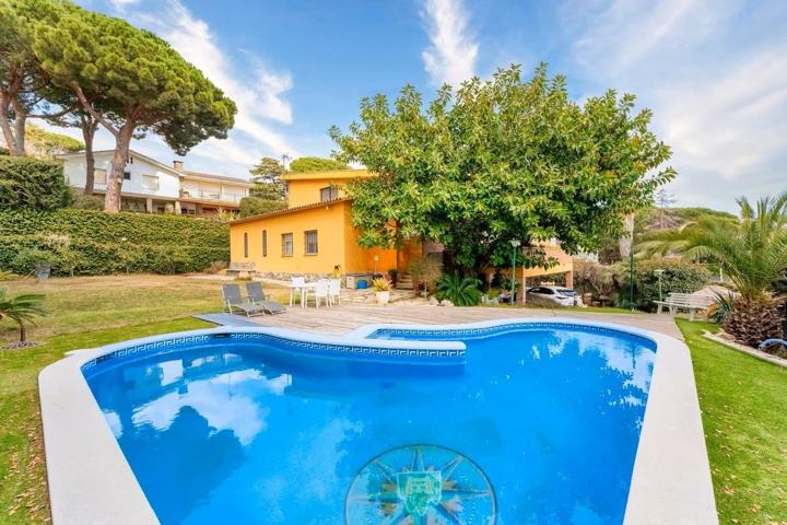 Espléndida casa con piscina privada en Vilassar de Dalt - Zona Sant Sebastià photo 0