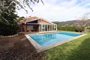 CASA CON PISCINA EN CABRILS photo 0