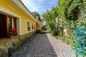 CASA CON TERRENO EN SANT CEBRIÀ DE VALLALTA photo 0