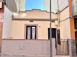 Encantadora Casa de Pueblo Reformada en Premià de Mar photo 0