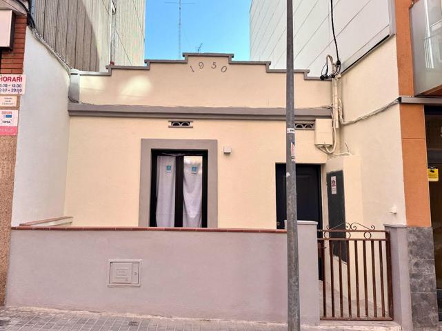 Encantadora Casa de Pueblo Reformada en Premià de Mar photo 0