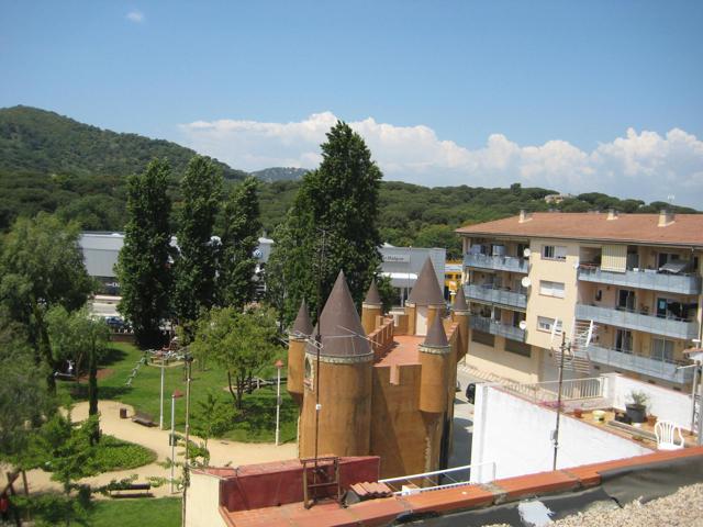 CASA PARA EDIFICAR, ACTUALMENTE GARAJE photo 0