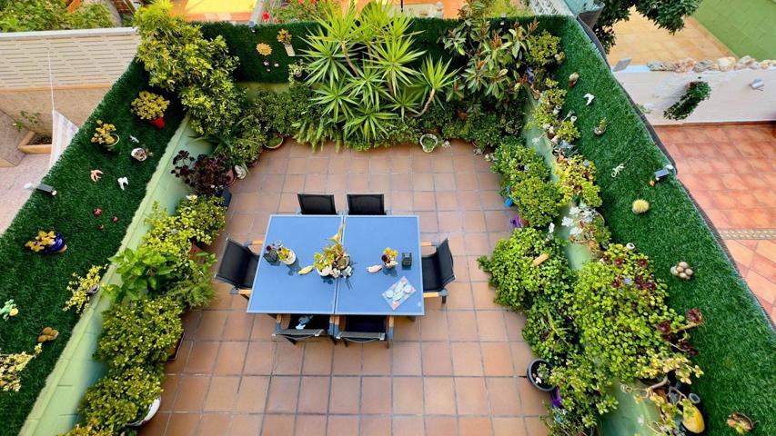 Magnífica casa adosada en el centro de Malgrat de Mar con piscina comunitaria, garaje y un precioso patio!! photo 0