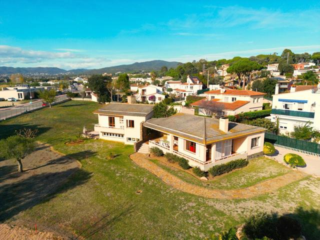 Villa En venta en Calonge photo 0