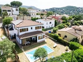 Villa En venta en Calonge photo 0