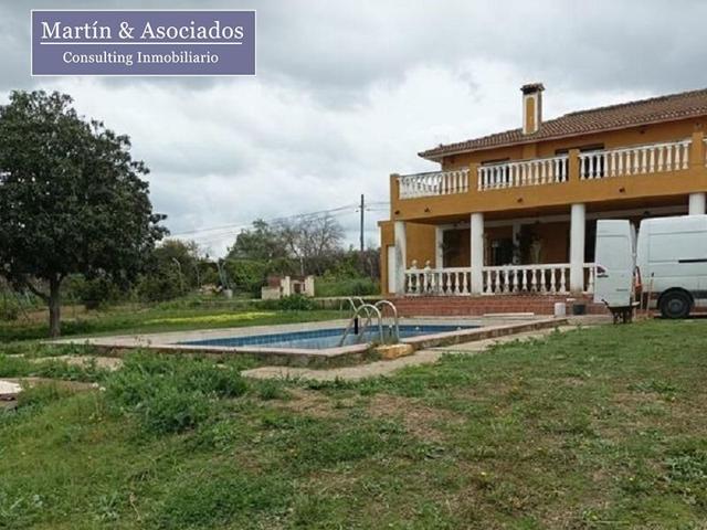 Unifamiliar En venta en Urbanizacion Los Cortijos De Alcor, Carmona photo 0