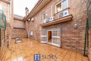 Unifamiliar Pareada En venta en Hortaleza, Madrid photo 0