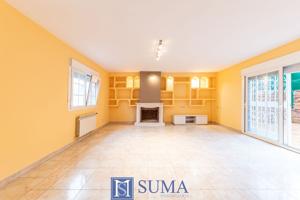 Unifamiliar Pareada En venta en Hortaleza, Madrid photo 0
