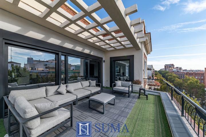  Ático En venta en Centro, Madrid photo 0