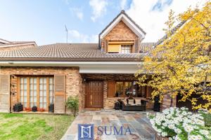 Casa En venta en La Moraleja Urbanización, La Moraleja photo 0