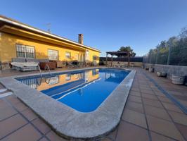¡AMPLIA VIVIENDA CON PISCINA Y VISTAS ESPECTACULARES! photo 0