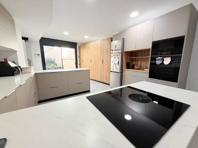 Casa en venta en Sant Celoni photo 0