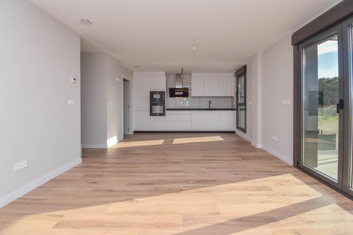 PISO MODERNO EN ALQUILER EN EL CORAZÓN DE CAMBRE photo 0