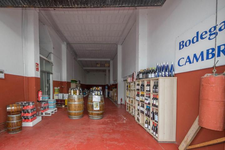 LOCAL COMERCIAL EN VENTA EN EL CENTRO DE CAMBRE photo 0