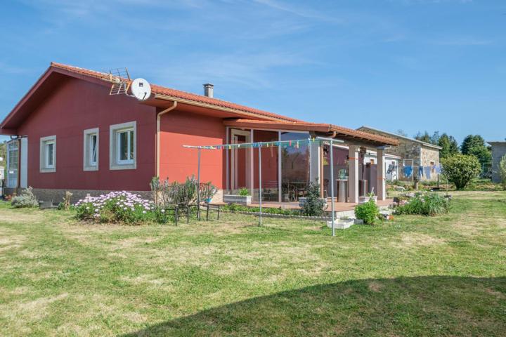 CASA CON GALERÍA Y BONITA PARCELA EN EL MONTE XALO photo 0