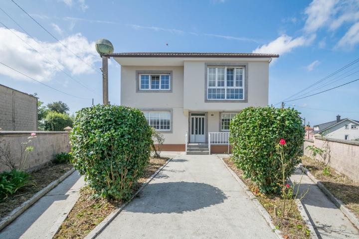 Amplia Casa + otra vivienda + anexo en Venta en Ardemil, Ordes photo 0