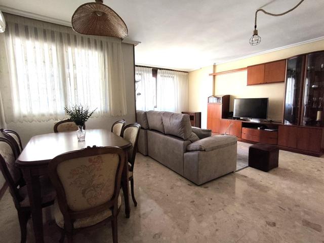 Se Alquila Precioso Piso Céntrico Tres Dormitorios, Garaje Incluido photo 0