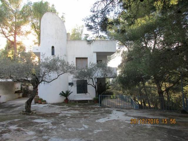 CHALET EN ZONA RESIDENCIAL, A DOS KM DEL CENTRO URBANO photo 0