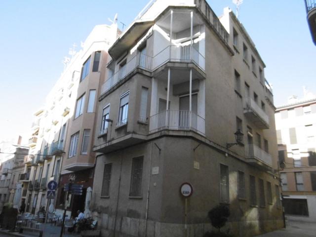 Casa en Tortosa de 412m2 con planta baja y dos pisos photo 0