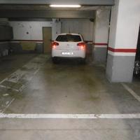 PARKING EN EL TEMPLE PARA 2 COTXES Y 2 MOTOS photo 0