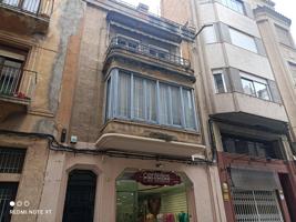 DOS PISOS EN PLENO CENTRO DE TORTOSA DE 200m2 CADA UNO, CADA PISO SON 107.500€ photo 0