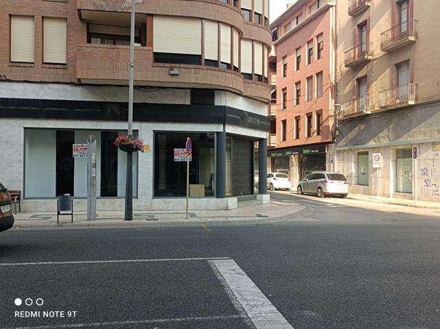 LOCAL COMERCIAL DE 180m2 AL CENTRE DE TORTOSA photo 0