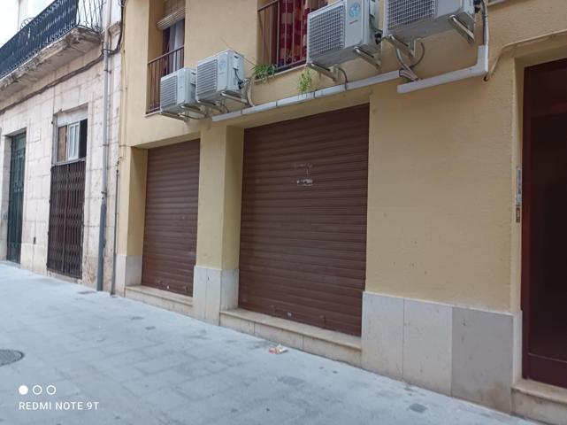 LOCAL COMERCIAL AL CASC ANTIC DE 100m2 AL LADO DEL JUZGADO photo 0