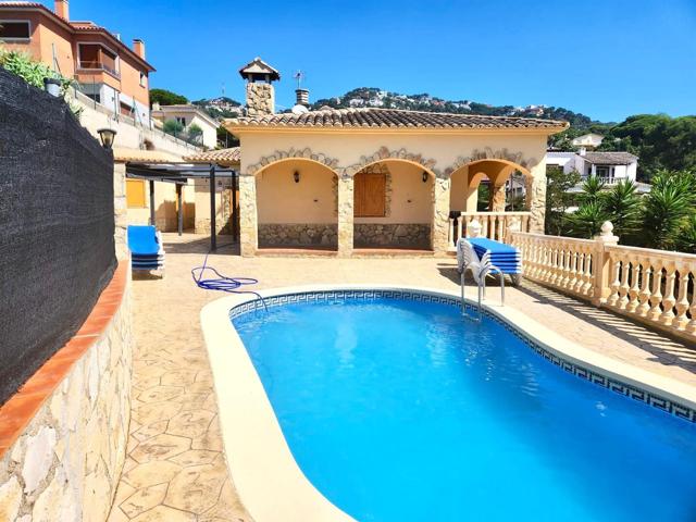 Villa En venta en Lloret de Mar photo 0