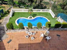 Impecable casa de 3 plantas, con 6 dormitorios, 3 baños, piscina y licencia turística photo 0