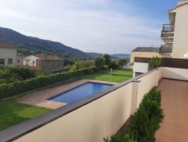 Impresionante piso seminuevo con terraza privada, 3 dormitorios, piscina comunitaria y vistas panorámicas photo 0