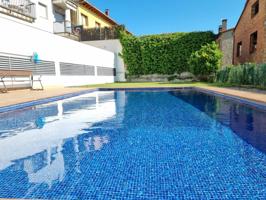 Impresionante piso seminuevo con terraza privada, 3 dormitorios, piscina comunitaria y vistas panorámicas photo 0
