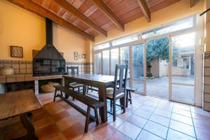 CASA DE TRES ALTURAS EN EL CORAZÓN DE VILLAFRANCA photo 0
