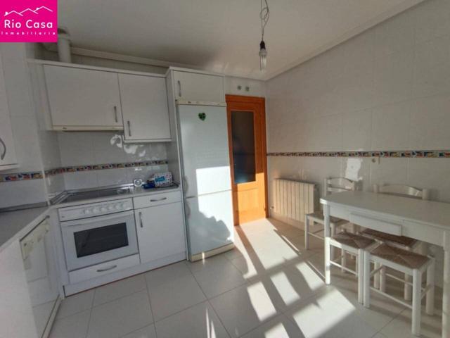 Piso en venta en Lardero photo 0