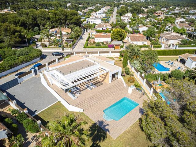 Impresionante villa a estrenar de 4 dormitorios en venta en Javea photo 0