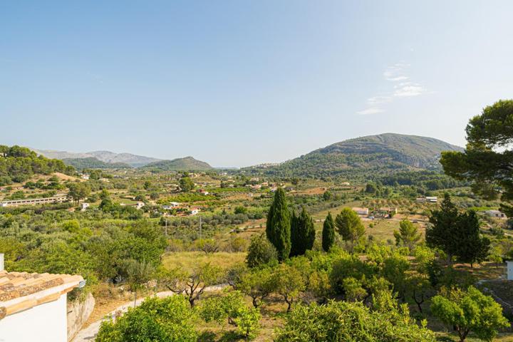 Casa de pueblo de 6 dormitorios a la venta en Parcent, Valle de Jalón, Costa Blanca. photo 0