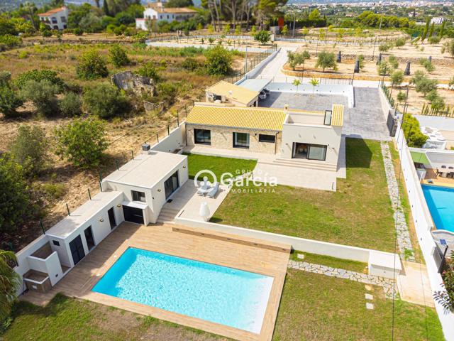 Casa de campo completamente renovada en venta en Denia - una propiedad increíble photo 0