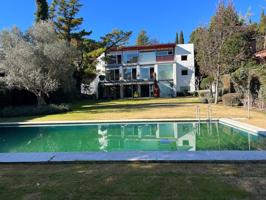 Espectacular villa de 6 dormitorios a la venta en urbanización Villafranca del Castillo, Madrid. photo 0