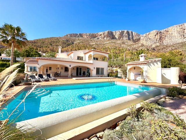 Villa Ermita. Espaciosa villa con excelentes vistas en venta en Jávea. photo 0