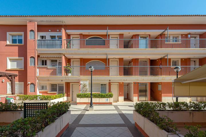 Amplio apartamento en excelente ubicación en venta en Jávea photo 0