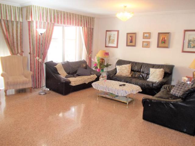 VIVIENDA MUY LUMINOSA EN EL CENTRO DE ALICANTE photo 0
