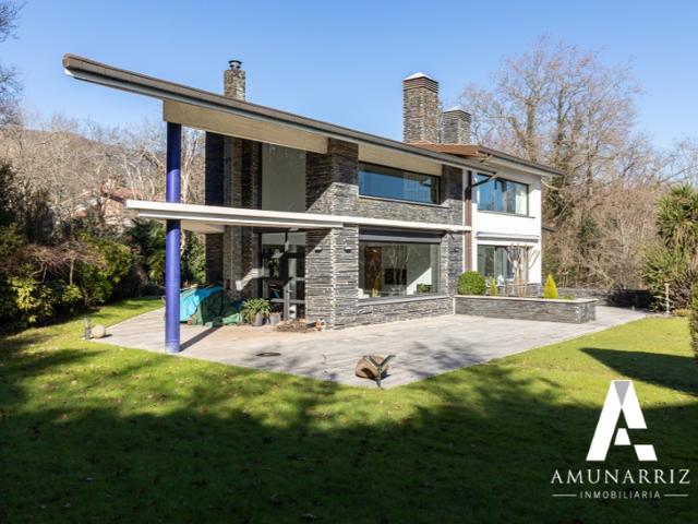 Casa En venta en Irun photo 0