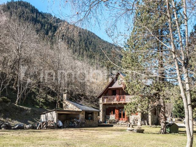 Piso En venta en Naut Aran photo 0