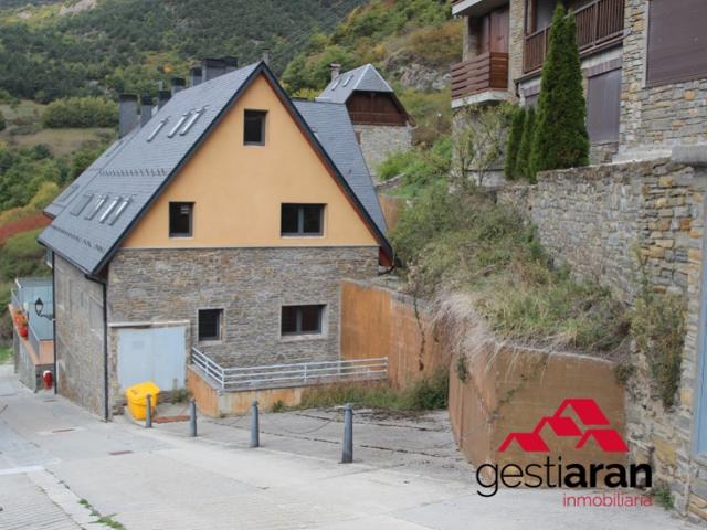 Casa En venta en Vielha E Mijaran photo 0